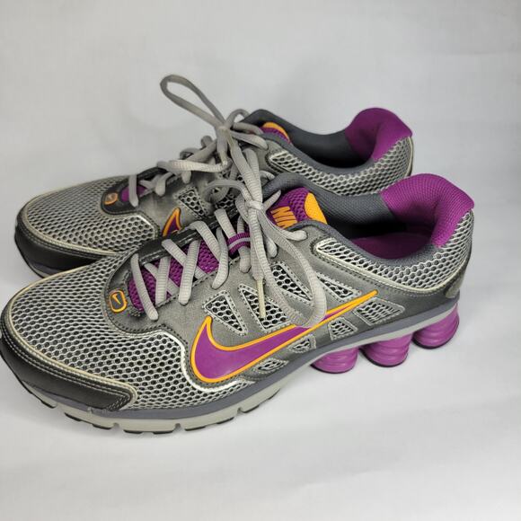 Women's Nike Shox Qualify +2 Grey/Berry Athletic Running GUC Size 9.5 - Picture 5 of 11
